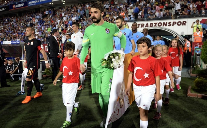 Onur K�vrak'tan taraftara: 'Tamam m�?'