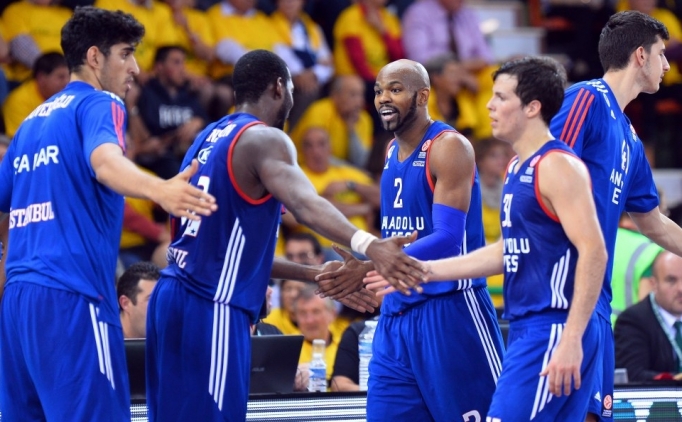 Anadolu Efes Fransa'da rahat kazand�