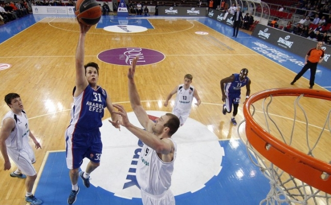 Anadolu Efes avantajl� d�nmek istiyor