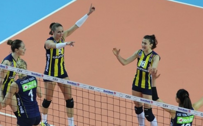 Fenerbah�e yenildi ama turlad�!