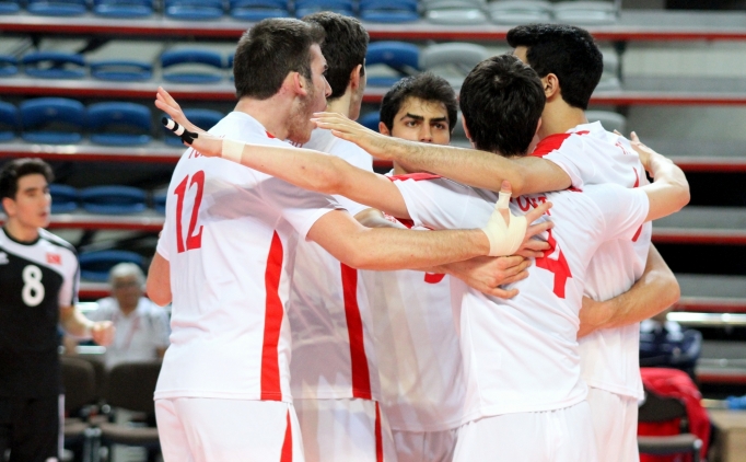 Gen� Milliler, �ekler'i rahat ge�ti