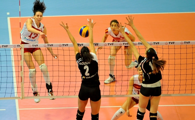 G.Saray'� deviren Vak�fbank finalde!