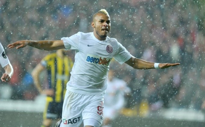 Fenerbah�e'ye 10 y�l aradan sonra �ok!