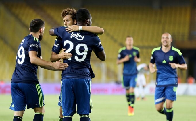 Emenike alk��larla geri d�nd�!