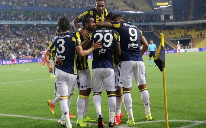 Emenike tur kap�s�n� aralad�!