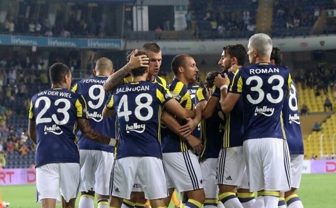 Fenerbah�e tur kap�s�n� sonuna kadar aralad�