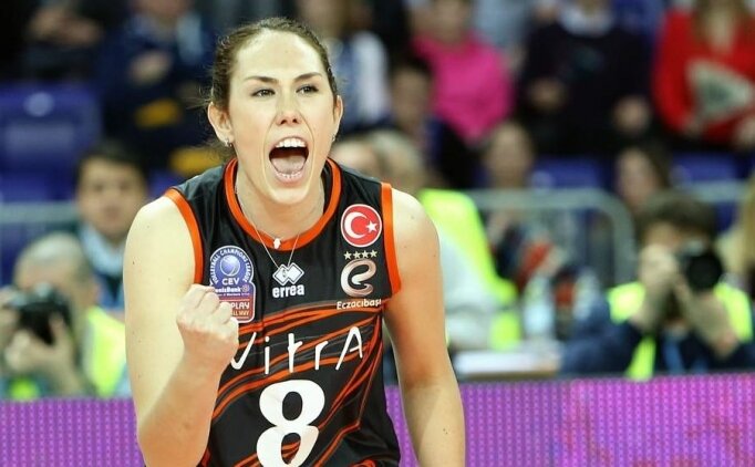 Voleybolcu Asuman Karakoyun'dan zorunlu veda