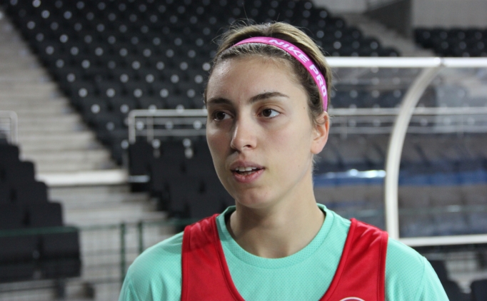 Ay�e Cora: 'Tecr�bemiz az, enerjimiz �ok'