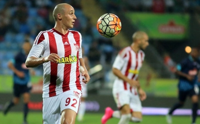 Fenerbah�e'ye transferini a��klad�: 'Anla�t�k'