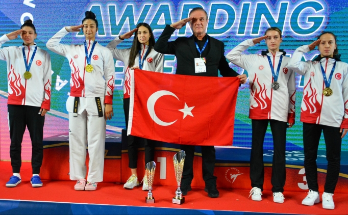 İtalya'da gurur kaynağımız kadın tekvandocular