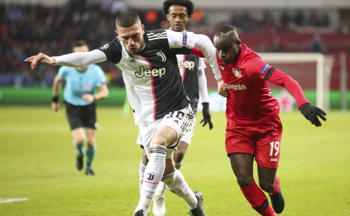 Merih Demiral durdurdu; Ronaldo başladı, Higuain bitirdi