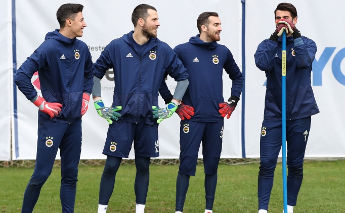 Fenerbahçe'de 1 yıllık imza kararı!