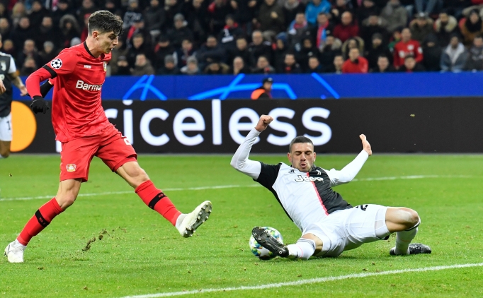 Merih Demiral'a Sarri'den övgüler