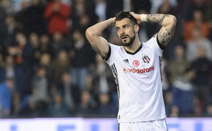 Jet h�z�yla transfer a��kland�! Alvaro Negredo