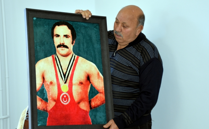 Minderin �ampiyonu Re�it Karabacak'�n m�tevaz� ya�am�