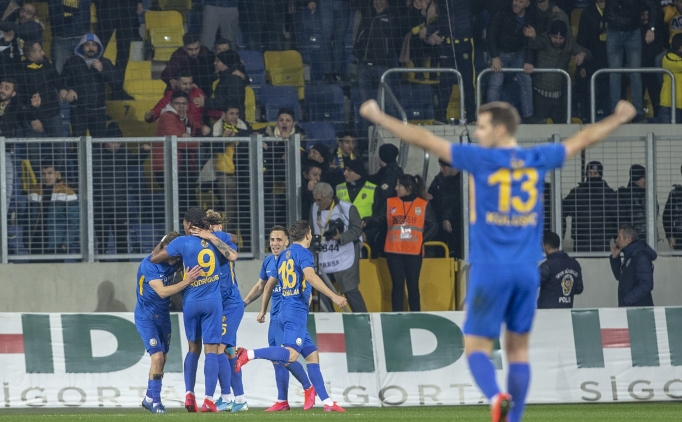 Fenerbah�e, Ankara'da 'a��r yaral�'