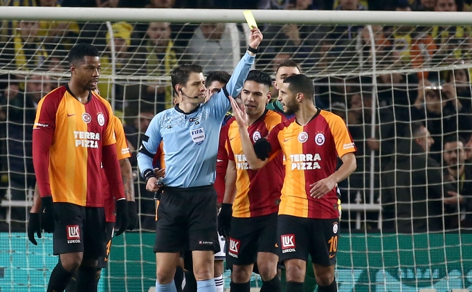 Derbiye kartlar damgas�n� vurdu!