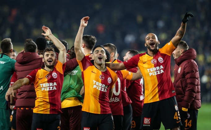 Galatasaray, 'B�yle bir �ey olabilir mi ya?' ti��rt� bast�r�yor