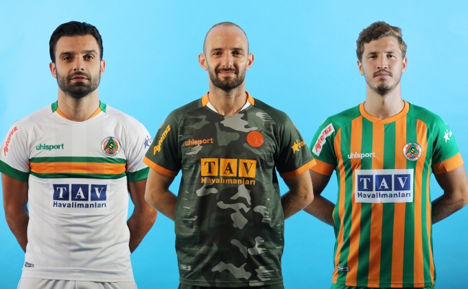 Aytemiz Alanyaspor yeni sezon formalarn tantt