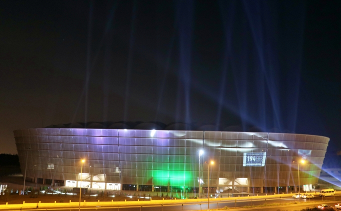 Yeni stadyum Adana Demirspor'a destek i�in ���kland�r�ld�