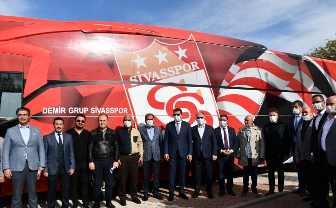 Sivasspor yeni takm otobsne kavutu