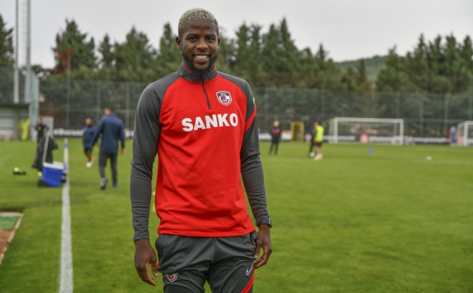 Gaziantep FK'li Djilobodji'den taraftarlara gol sz