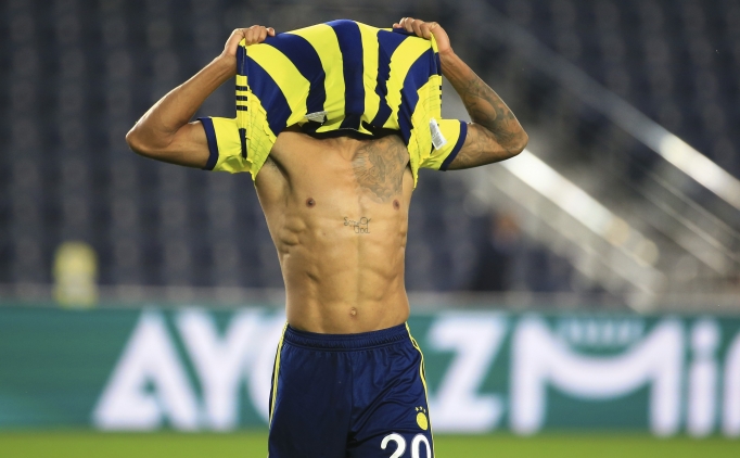 Kadky buz kesti! Fenerbahe, liderlii devretti