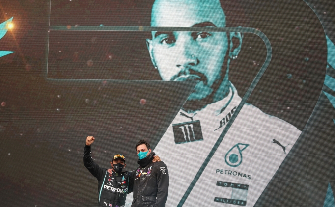 Lewis Hamilton'dan 44 milyon euroluk imza!