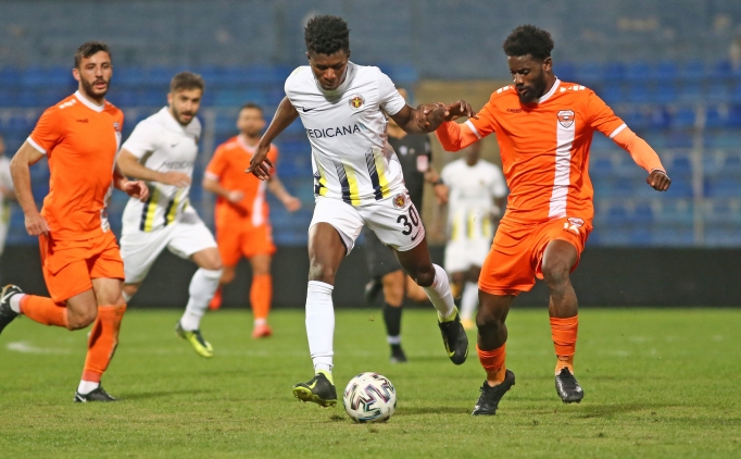 '�smimi lekelediler! Bu d�nya sahtekarlar�n d�nyas�!'