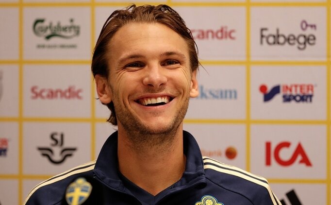 Ekdal: 'E�cinsel futbolcular kimliklerini a��klamaktan korkuyorlar'