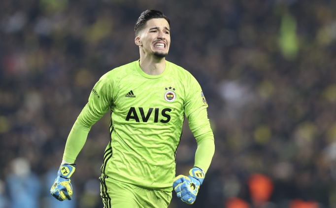 Altay Bay�nd�r: 'Hocam k�rm�z� kart verdin, yetmiyor mu?'