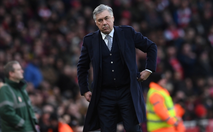 Ancelotti'den Manchester City'e transfer cevab; Holgate