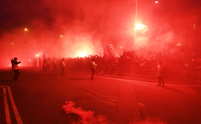 Şampiyonlar Ligi ve UEFA Avrupa Ligi ertelendi