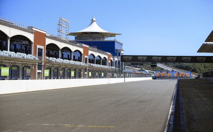 Formula 1 pilotlar� �stanbul Park'� virajlar�yla tan�yor