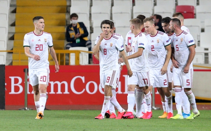 Macaristan'� koronavir�s kurallar� vurdu!