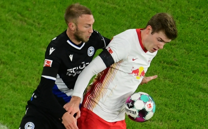 S�rloth'un kabusu s�r�yor, penalt�y� ka��rd�!