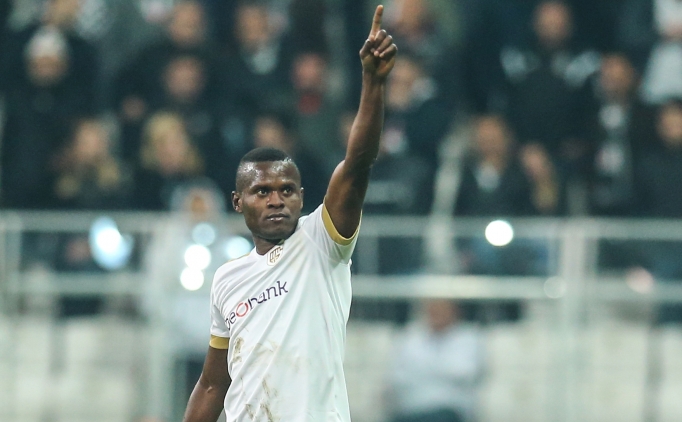 Aston Villa, Samatta ile krizi ��z�yor