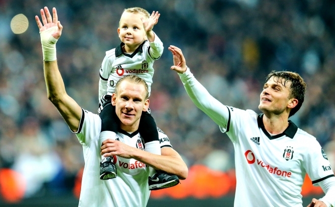 Ahmet Nur �ebi'den Vida ve otomobil s�zleri