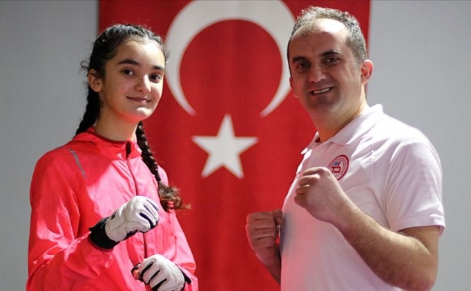 Babas�yla yapt��� antrenmanlar Beyza'y� �ampiyonlu�a ta��d�