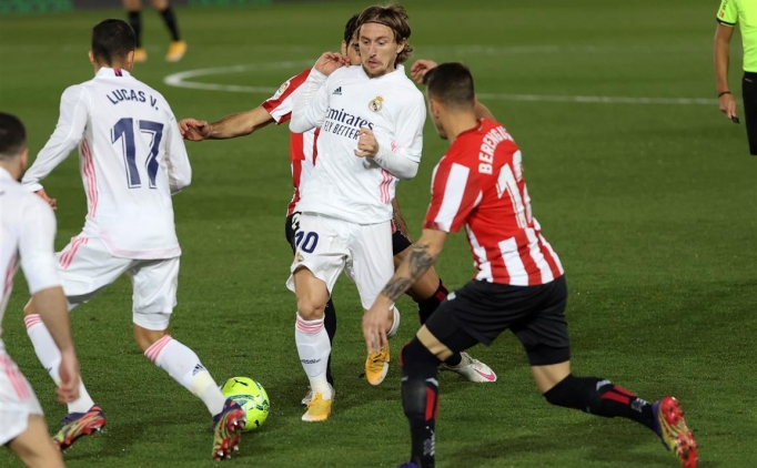 Real Madrid Benzema ile 3 puan� ald�