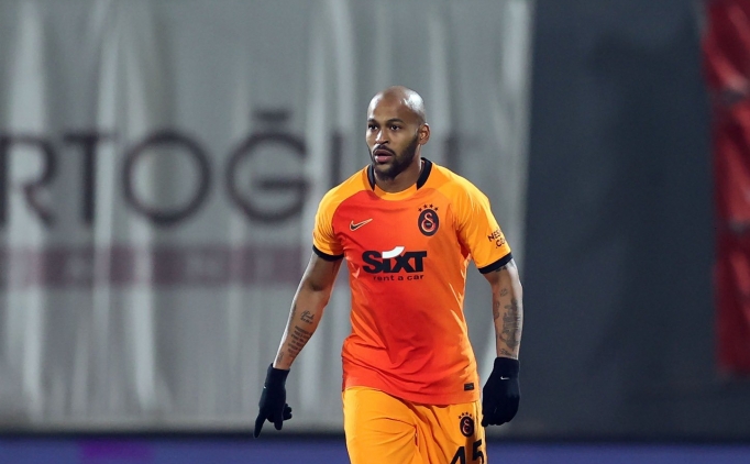 Galatasaray'da bir �ok daha: Ma� bitti, k�rm�z� g�rd�