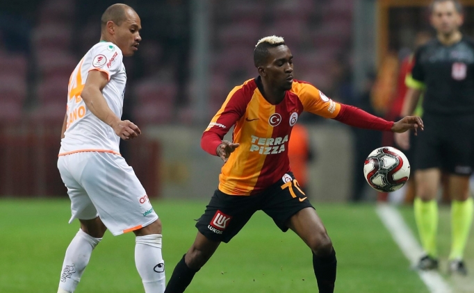 Galatasaray'da taşlar yerinden oynuyor; Onyekuru