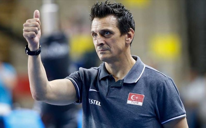 Vak�fBank Ba�antren�r� Guidetti: 'Taraftar�m�z�n deste�ine �ok ihtiyac�m�z var'