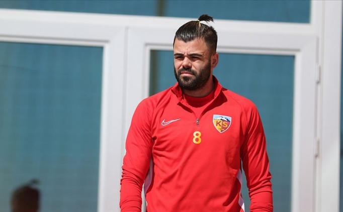 Kayserispor'dan ayrlan Hasan Hseyin Acar'dan veda mesaj