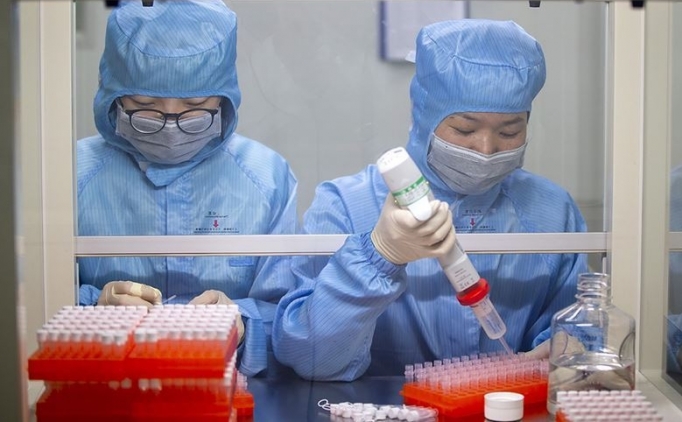 Koronavir�se kar�� etkili ila�: Favipiravir