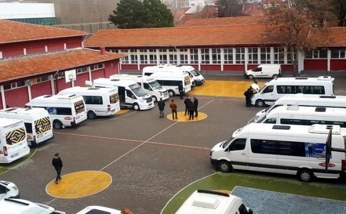 Okul bah�esi ara� dezenfeksiyon merkezi oldu