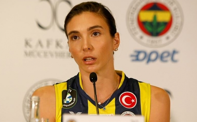 Naz Aydemir Akyol: 'Fenerbahçe'de oynamanın gururunu yaşıyorum'