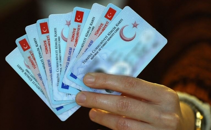 Yeni kimlik kart� olanlar dikkat; ATM'lerden para �ekebileceksiniz