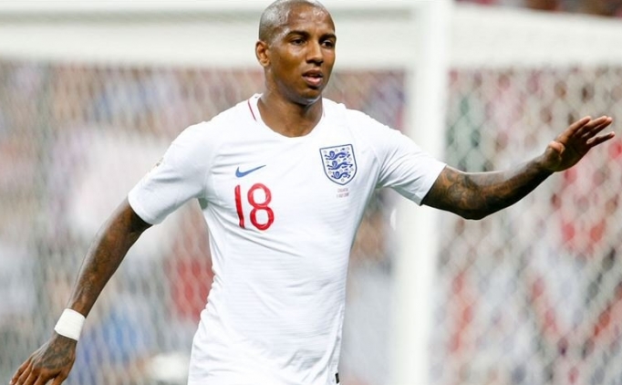 Interli Ashley Young, talya'daki son durumu anlatt