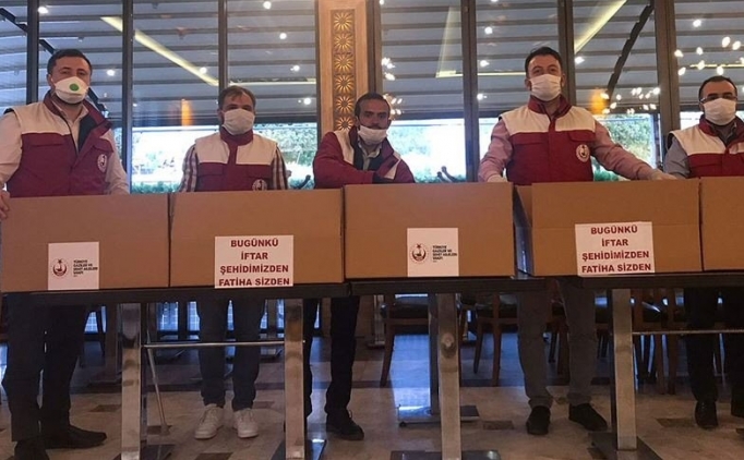 �htiya� sahibi ailelerin iftar sofralar� �ehitlerin an�s�yla kuruluyor